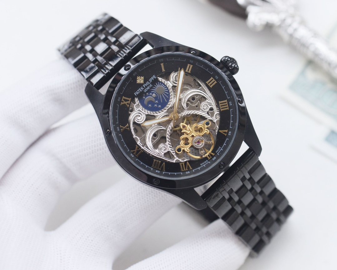 Patek Philippe Black Bracelet Watch — hero